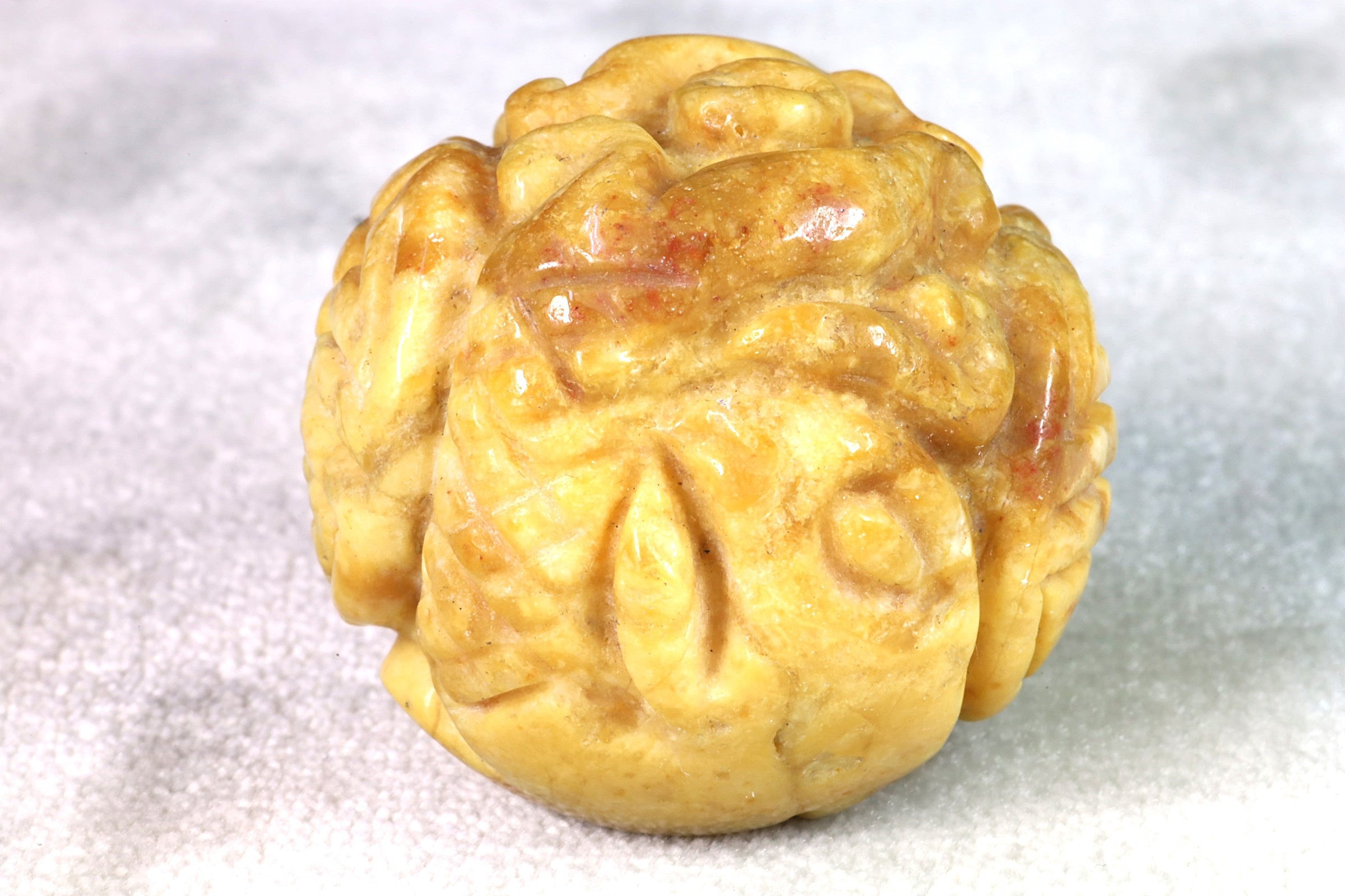 Antiguedades NETSUKE BOLA, HECHO DE PIEDRA. TALLADO. CON SELLO. 