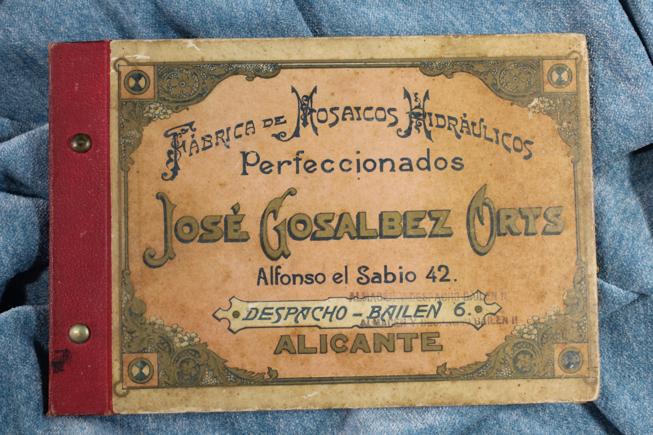 Antiguedades de FÁBRICA DE MOSAICOS HIDRÁULICOS PERFECCIONADOS JOSÉ GOSALBEZ ORTS