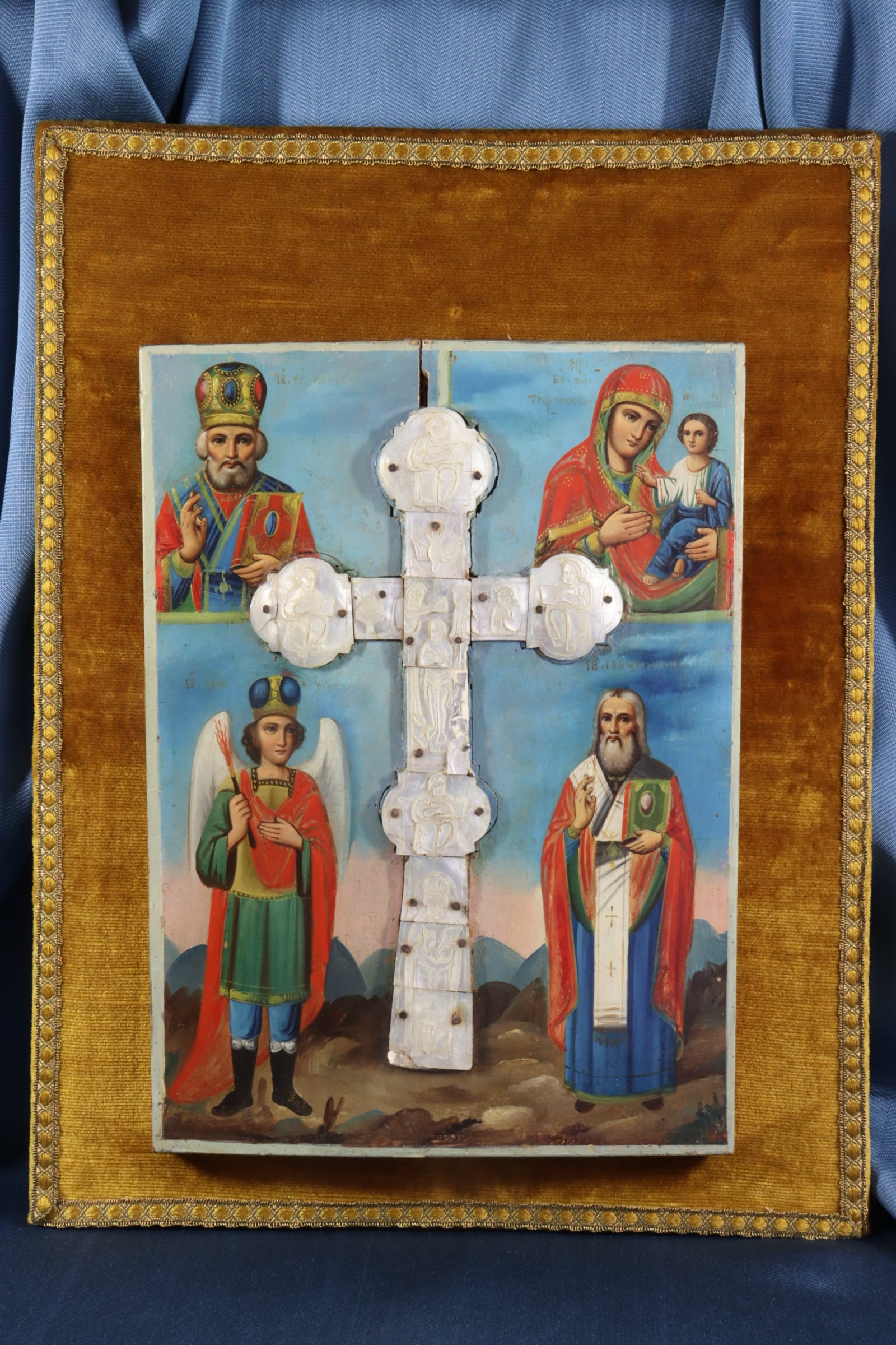 Antiguedades de ICONO ORTODOXO RUSO CON CRUZ DE NÁCAR SAN NICOLÁS DE BARI SXVIII  